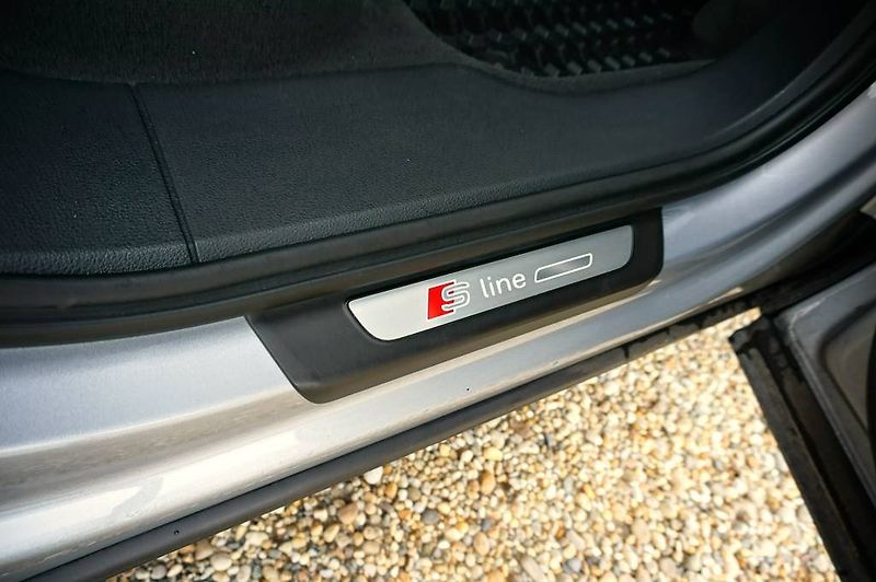 Audi Q7 (2016) S-LINE 3,0 TDI 200 kW - fotka 18 z 55