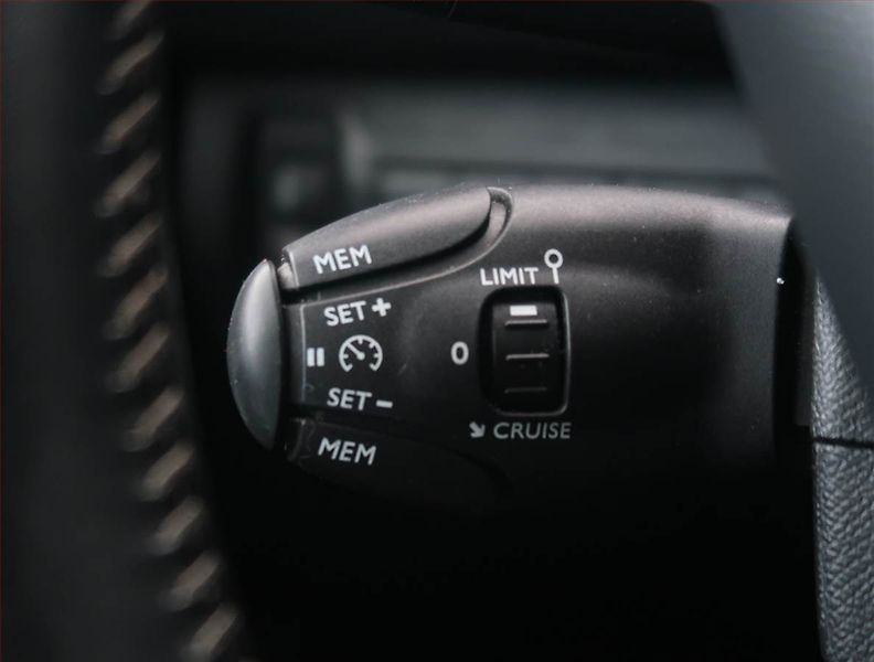 Peugeot 308 (2019) 1.5 BlueHDi, Tempomat - fotka 16 z 20