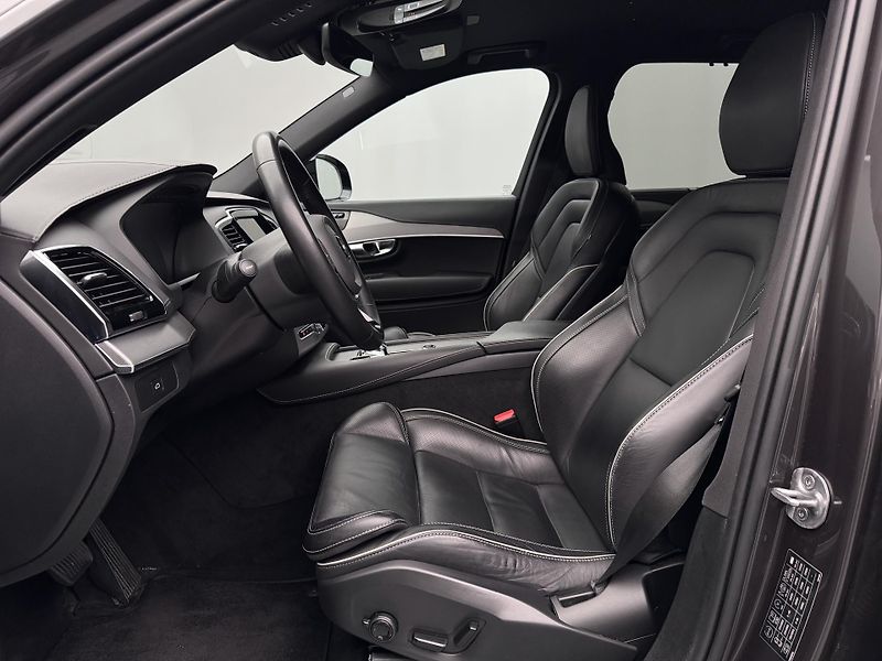 Volvo XC90 B5 AWD PLUS DARK CZ 1.maj - fotka 4 z 46