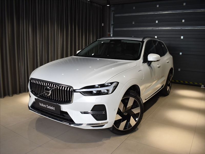 Volvo XC60 2,0 T8 AWD Ultra B&W,Panorama - fotka 1 z 29