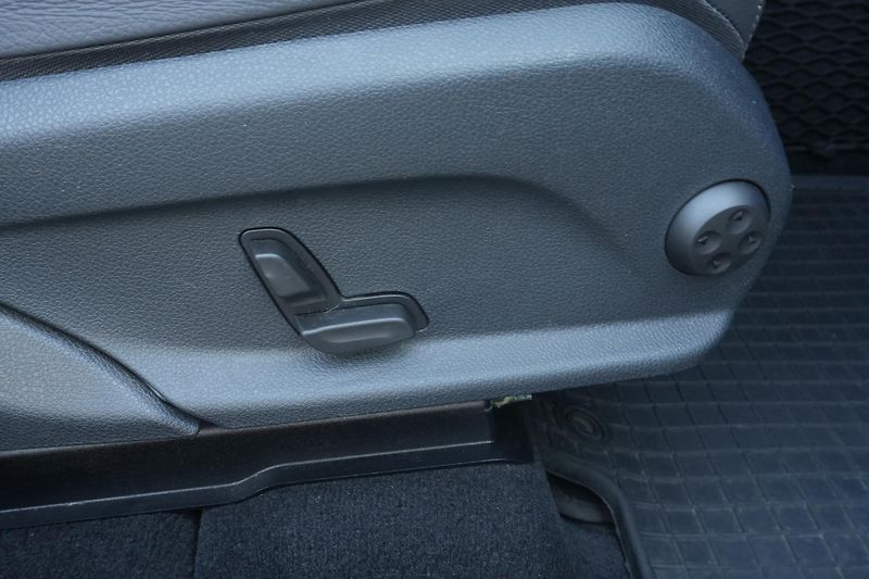 Mercedes-Benz GLC 220d, Vzduch, Ventilace,Záruka - fotka 40 z 41