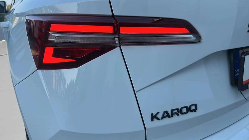 Škoda Karoq Sportline 2,0 TSI 140kW DSG7 4 - fotka 31 z 32
