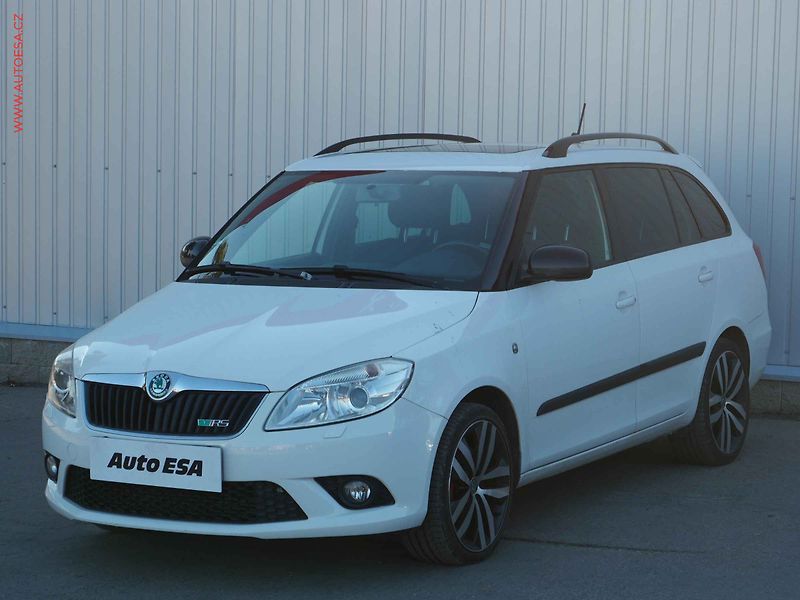 Škoda Fabia (2011) 1.4 TSi, ČR, RS, DSG - fotka 3 z 23