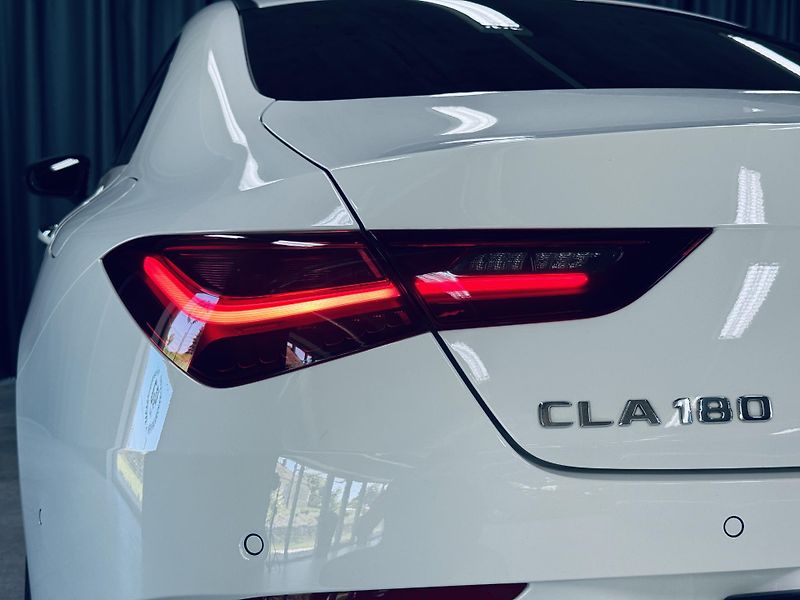 Mercedes-Benz CLA (2023) 180*AMG*KEYLESS*KAMERA*CZ - fotka 9 z 40