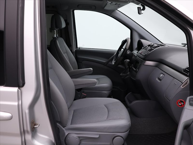 Mercedes-Benz Viano 2,2 CDI 110kW Aut. L CZ 7-Míst - fotka 12 z 32
