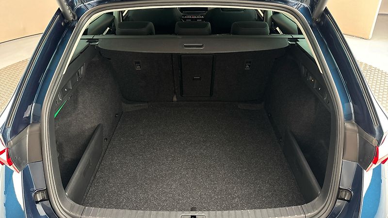 Škoda Octavia 2.0 TDI Style Combi - fotka 17 z 28