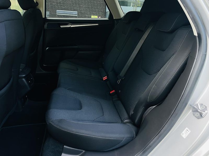 Ford Mondeo 2.0TDCi AUTOMAT SERVISKA TAŽNÉ - fotka 30 z 44