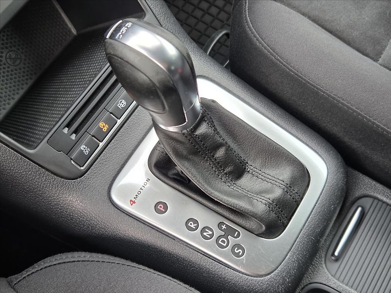 Volkswagen Tiguan 2,0 TDi DSG 4x4 Tažné z. Track - fotka 17 z 24