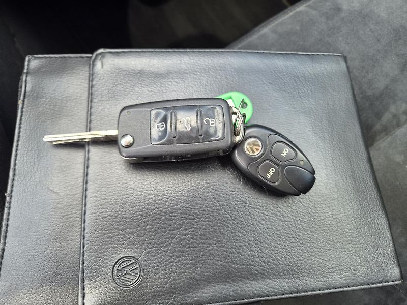 Volkswagen Golf 2,0 TDI HIGHL - fotka 9 z 23