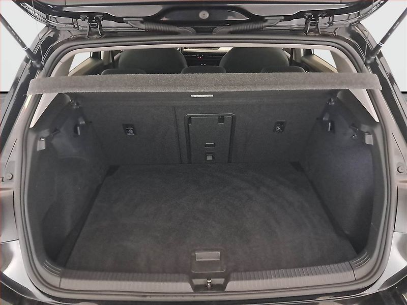 Volkswagen Golf (2022) Life 1.0 TSI, Tempomat - fotka 14 z 16