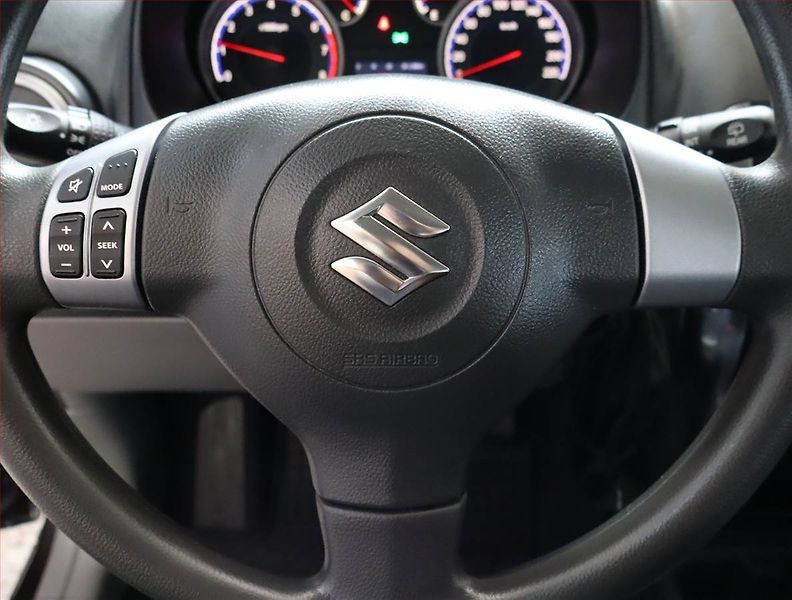 Suzuki SX4 (2014) 1.6 VVT, ČR,1.maj - fotka 18 z 18