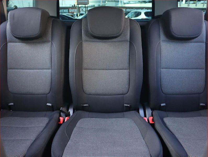 Volkswagen Sharan (2013) 2.0 TDI, Automat, Serv.kniha - fotka 10 z 19