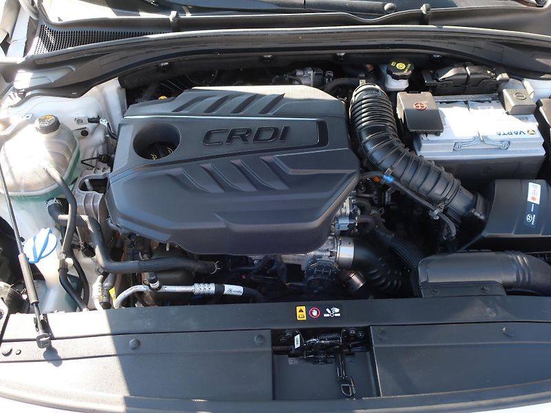 Hyundai i30 1.6CRDi 85kW STYLE NAVI ALU - fotka 30 z 31
