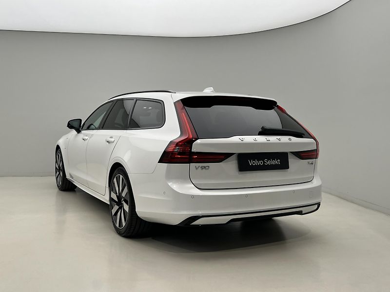 Volvo V90 T6 AWD DARK PLUS RECHARGE AUT - fotka 11 z 46