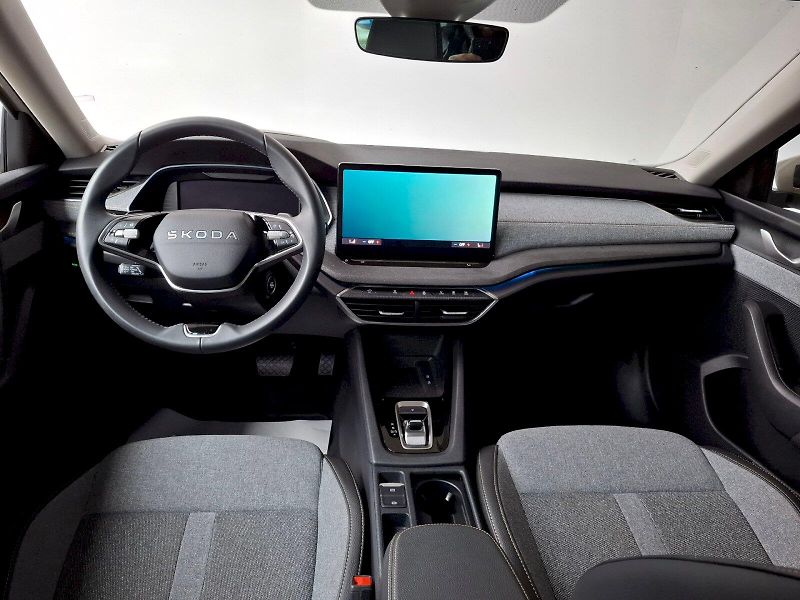 Škoda Octavia (2025) COMBI TOP SELECTION 2,0 TDI 11 - fotka 32 z 50