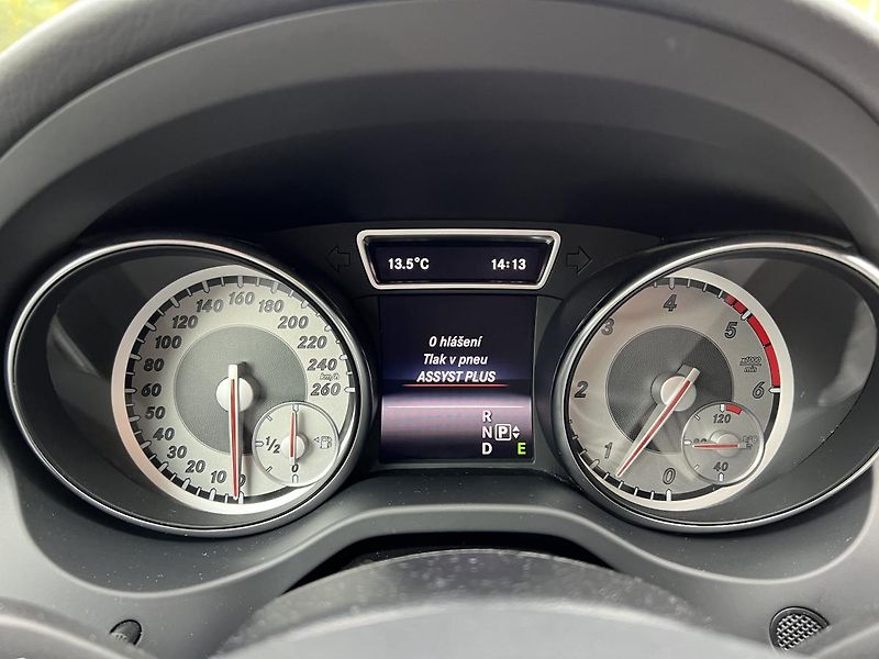 Mercedes-Benz GLA (2014) 200d 4Matic Urban-ODPOČET DPH - fotka 19 z 27