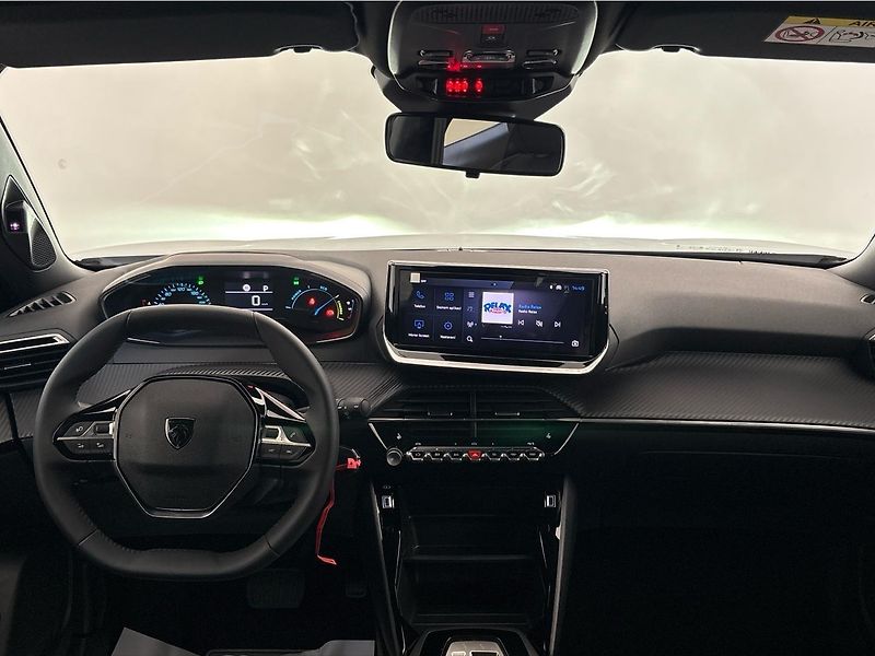 Peugeot 2008 (2026) Business Hybrid 110 e-DCS6 - fotka 5 z 36