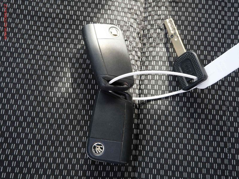 Škoda Octavia (2014) 1.6 TDi, ČR, Ambition - fotka 16 z 16