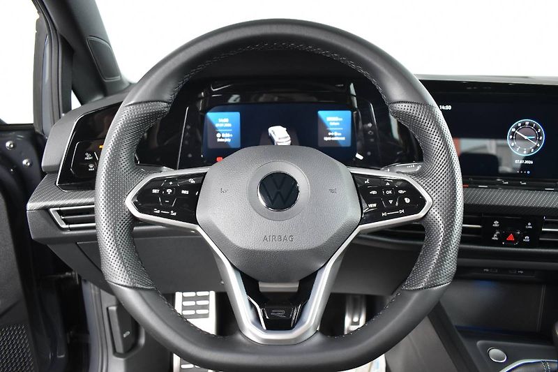 Volkswagen Golf (2022) 1.5TSI 110kW R-Line, Manuál - fotka 20 z 24