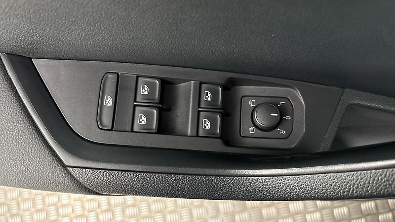 Škoda Karoq 2.0 TDI DSG Style - fotka 22 z 28
