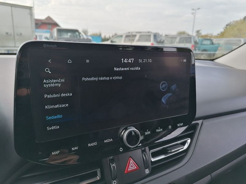 Hyundai i30 (2022) 1.6 CRDi MHEV 100kW Kůže - fotka 18 z 39