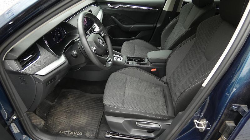 Škoda Octavia 2,0 TDI 85kW Style DSG - fotka 19 z 23