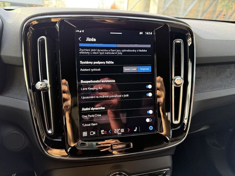 Volvo XC40 Recharge Single Motor 69kWh - fotka 23 z 36