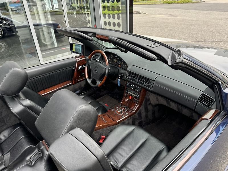 Mercedes-Benz SL 600 AMG - fotka 12 z 21