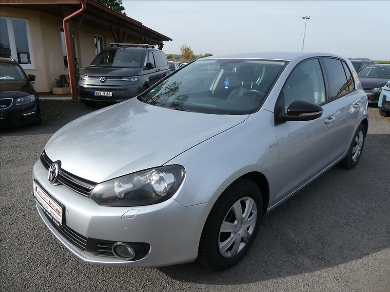 Volkswagen Golf 1,2 TSi 77kW MATCH serviska - fotka 3 z 45