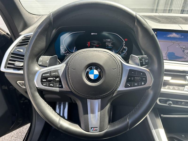 BMW X5 xDrive45e - fotka 11 z 17