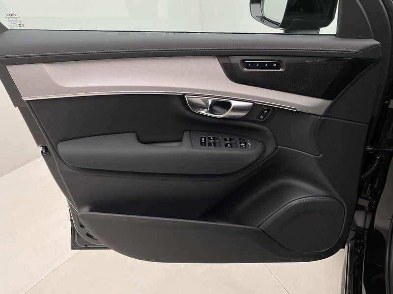 Volvo XC90 (2026) B5 AWD AUT BLACK EDITION PLUS  - fotka 7 z 71