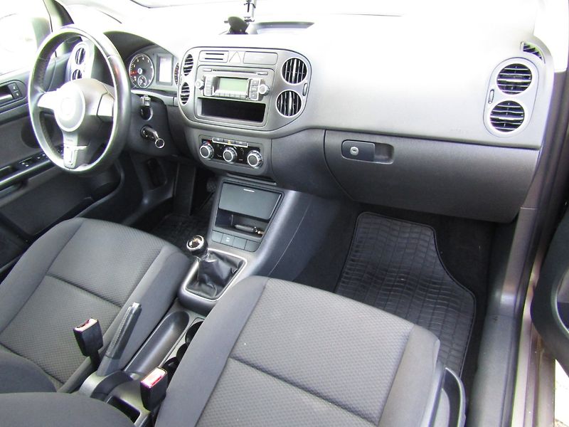 Volkswagen Golf Plus (2010) 1.4 16V 59kW - fotka 13 z 37