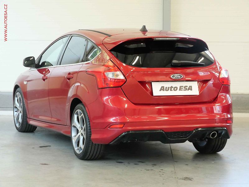 Ford Focus (2012) 2.0TDCi, ČR, Xenon, AC - fotka 6 z 21