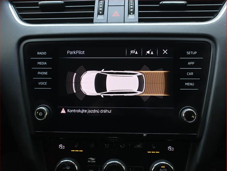Škoda Octavia (2018) 2.0 TDI, Serv.kniha, Tempomat - fotka 16 z 20