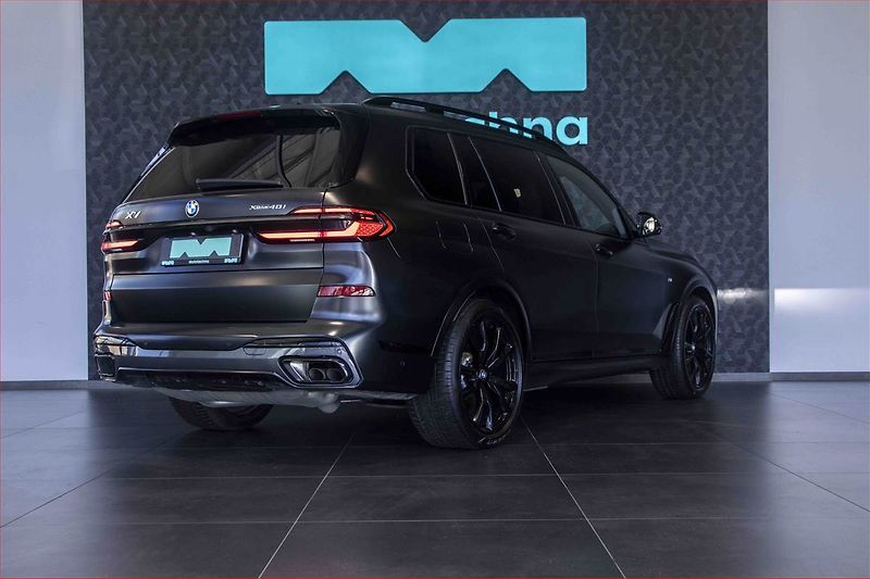 BMW X7 (2024) xDrive40i - fotka 5 z 25