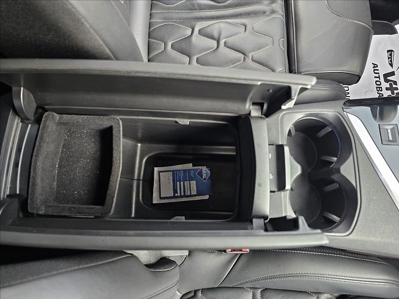 Peugeot 3008 1,6 GT Line  THP 165k EAT6 - fotka 33 z 44