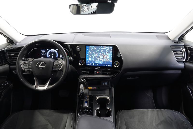Lexus NX 350h 1.MAJ,DPH,Kamera,El.kufr - fotka 20 z 28