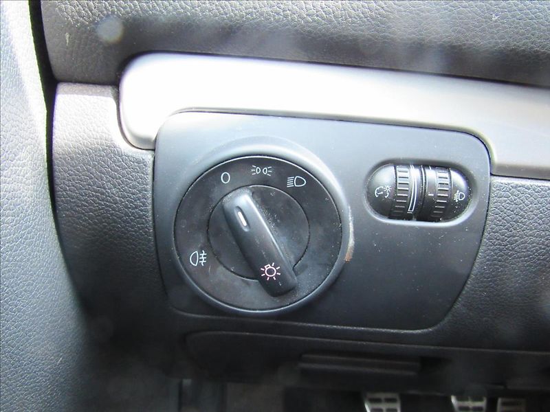 Volkswagen Golf 1,4 i 59kW - fotka 20 z 29