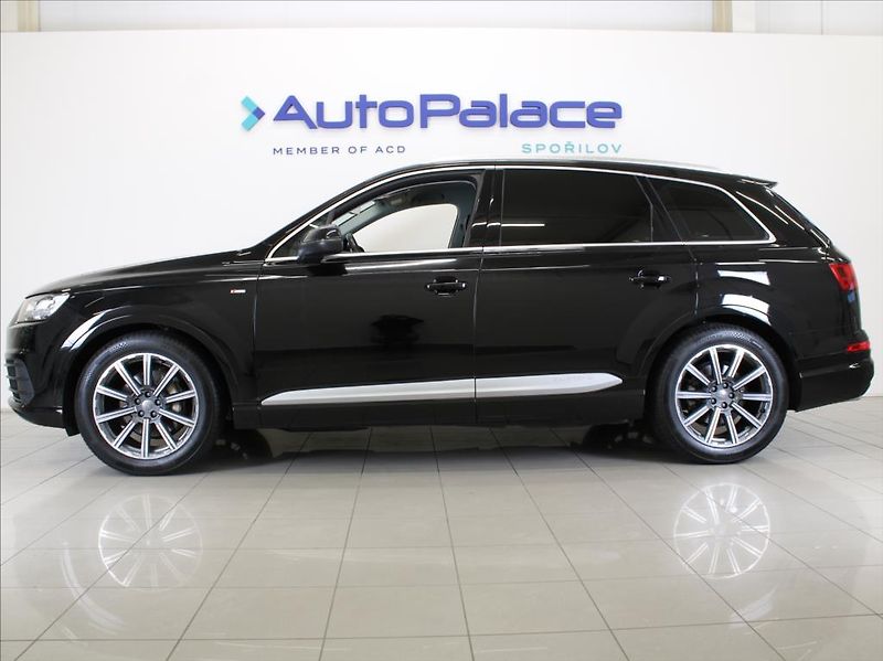 Audi Q7 3,0 TDi 200kW S-line MATRIX - fotka 5 z 24