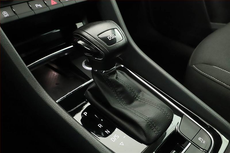 Škoda Karoq (2019) Ambition 1.0 TSI, Automat - fotka 11 z 18
