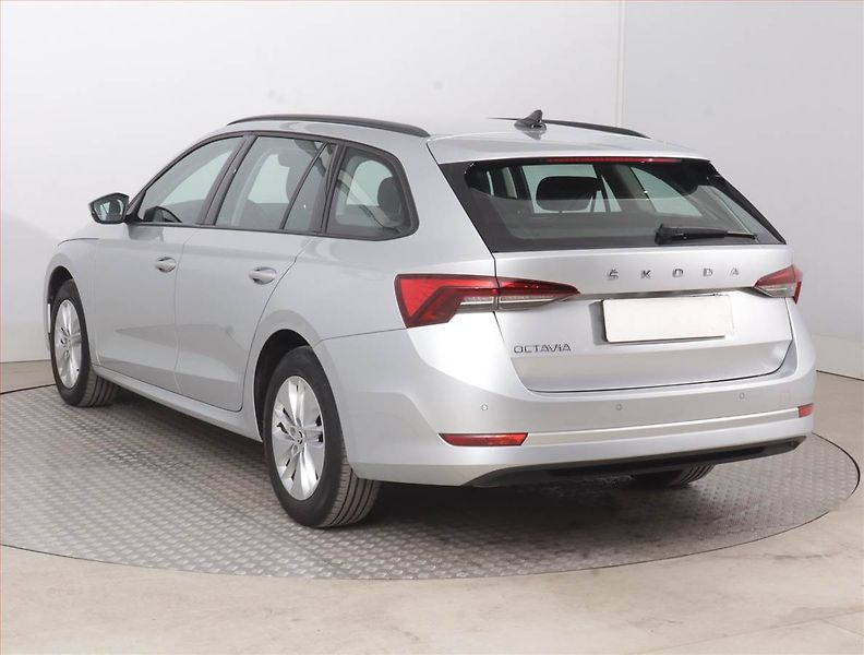 Škoda Octavia (2022) Ambition 2.0 TDI, ČR,1.maj - fotka 4 z 15