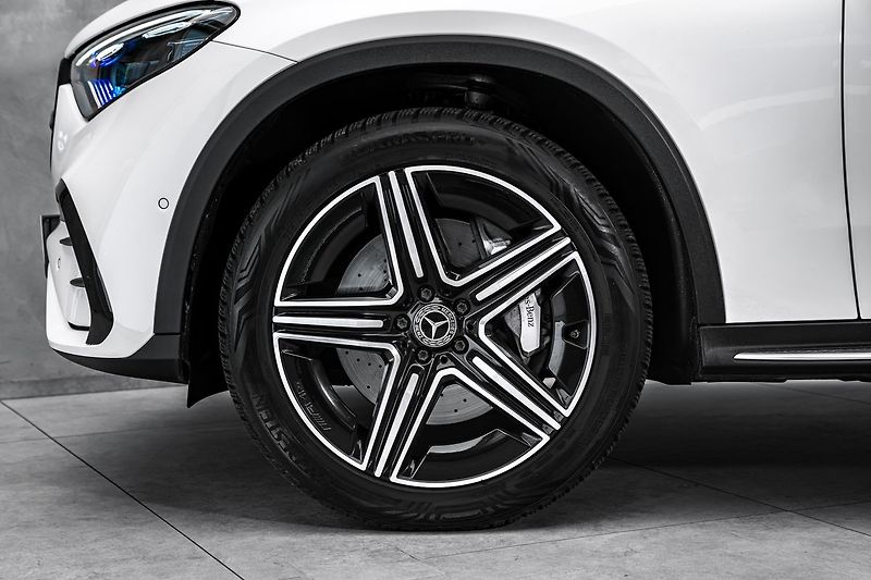 Mercedes-Benz GLC Digital light, 360 kamera, AMG - fotka 2 z 21