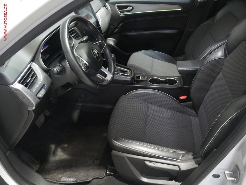 Renault Arkana (2022) 1.3 TCe, ČR, AT, navi, LED - fotka 9 z 21