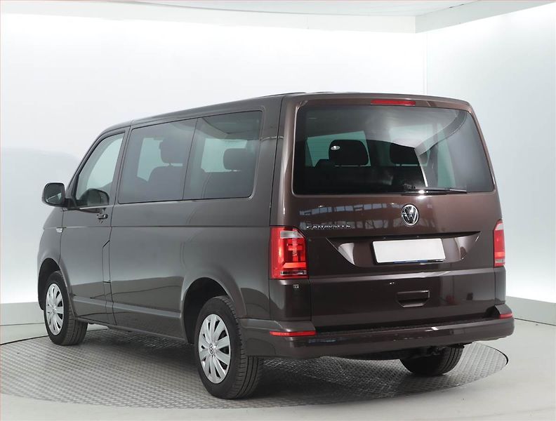 Volkswagen Caravelle (2018) Comfortline 2.0 TDI - fotka 4 z 19