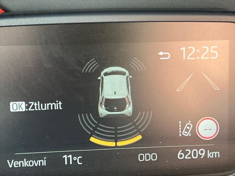 Toyota Aygo 1,0 VVT-i 53kW STYLE TECH VISI - fotka 21 z 22