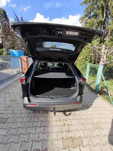 Toyota RAV4 (2021) 2.5 Hybrid   - fotka 17 z 17