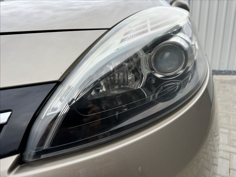 Renault Grand Scénic 1,5 dCi 7míst Navi Bose tažné - fotka 9 z 50