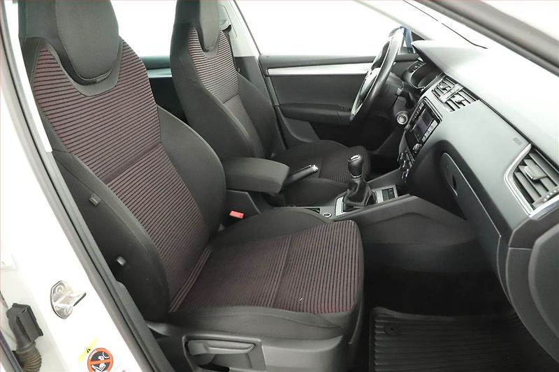 Škoda Octavia (2014) 1.2 TSI, Tempomat - fotka 12 z 14