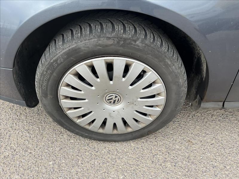 Volkswagen Passat 1,9 TDi KLIMA ROZVODY - fotka 32 z 32