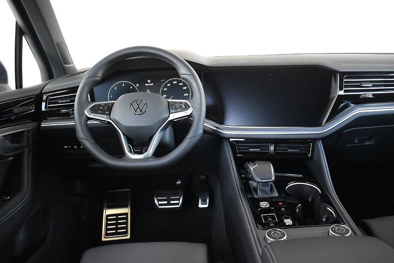 Volkswagen Touareg (2025) R-Line 3.0TDI 210kW,tažné,weba - fotka 16 z 27